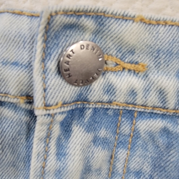 Velvet Heart Pearl Embellished Denim Skirt Distressed Frayed Hem Size 25 Boho - Picture 8 of 16